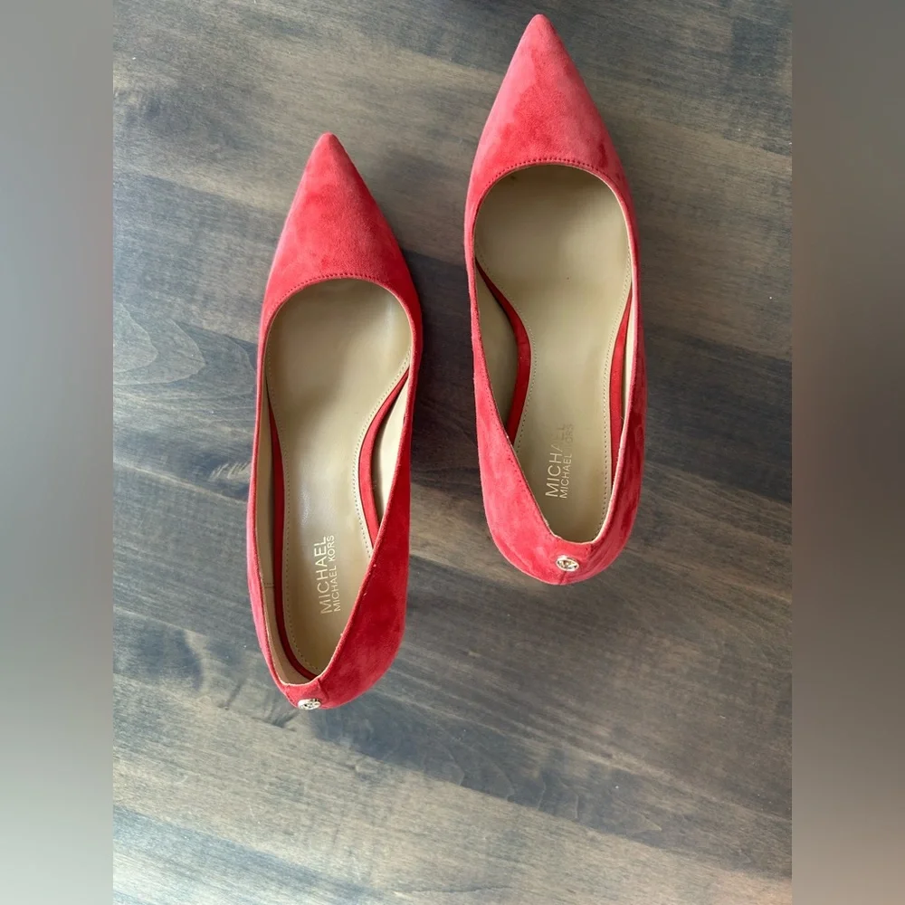 👠👠Michael Kors Red Suede Heels 👠 👠